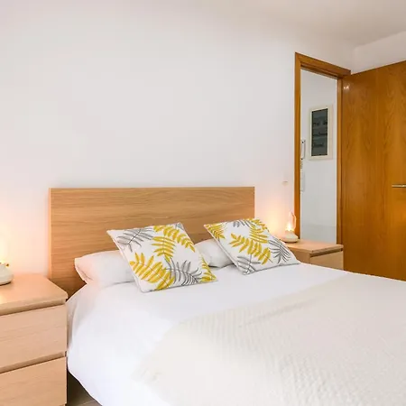 Ca Leudald 2 Ideal Parejas Con Terraza Besalu